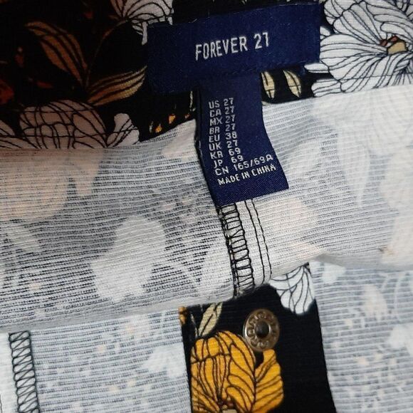 🖤 4/$20 🖤  - Picture 3 of 3